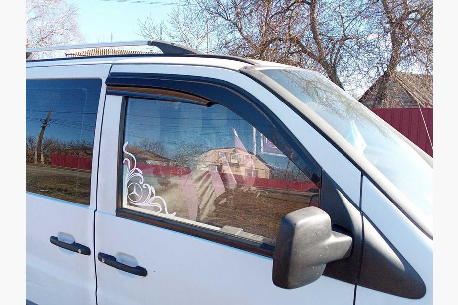 Mercedes Vito W638 1996–2003 Vetrni deflektorji oken (2 kos, Sunplex Sport) Fotografija 1