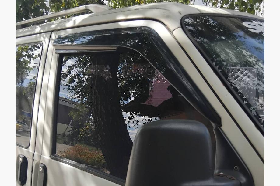 Volkswagen T4 Transporter 1990–2003 Vetrni deflektorji oken (2 kos, Sunplex Sport) Fotografija 13