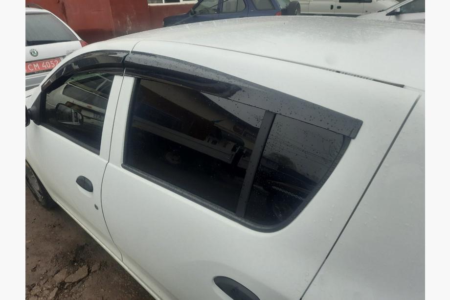 Dacia Sandero 2013–2020 Vetrni deflektorji oken (4 kosi, Sunplex Sport) Image