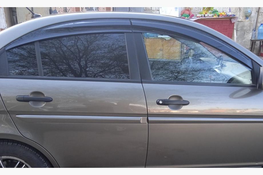 Hyundai Accent 2006–2010 Vetrni deflektorji oken (4 kosi, Sunplex Sport) Fotografija 7