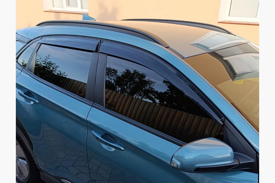 Hyundai Kona 2017–2023 Vetrni deflektorji oken (4 kosi, Sunplex Sport) Fotografija 1
