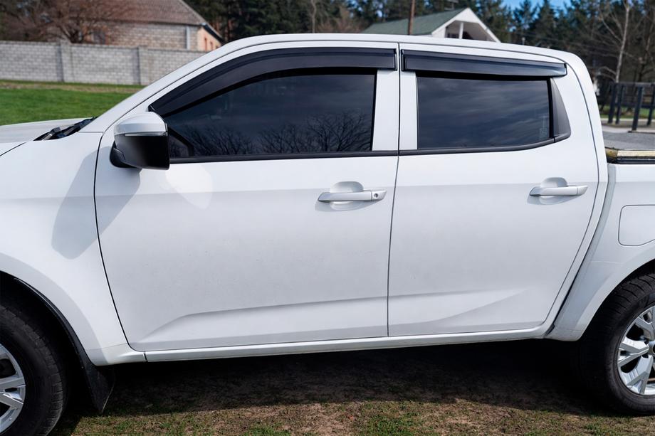 Isuzu D-Max 2019– Vetrni deflektorji oken (4 kosi, Sunplex Sport) Fotografija 6