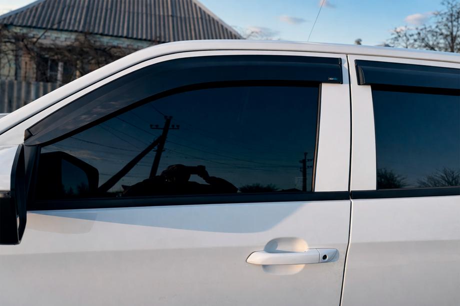 Isuzu D-Max 2019– Vetrni deflektorji oken (4 kosi, Sunplex Sport) Fotografija 10