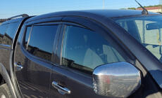 Mitsubishi L200 2006–2015 Vetrni deflektorji oken (4 kosi, Sunplex Sport) fotografija 2