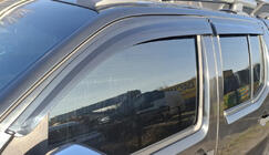 Nissan Navara 2006–2015 Vetrni deflektorji oken (4 kosi, Sunplex Sport) fotografija 1