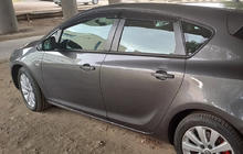 Opel Astra J 2009–2015 Vetrni deflektorji za okna HB/SD (4 kos, Sunplex Sport) fotografija 1