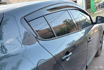 Renault Megane III 2009–2016 Vetrni deflektorji za okna HB (4 kos, Sunplex Sport) fotografija 3