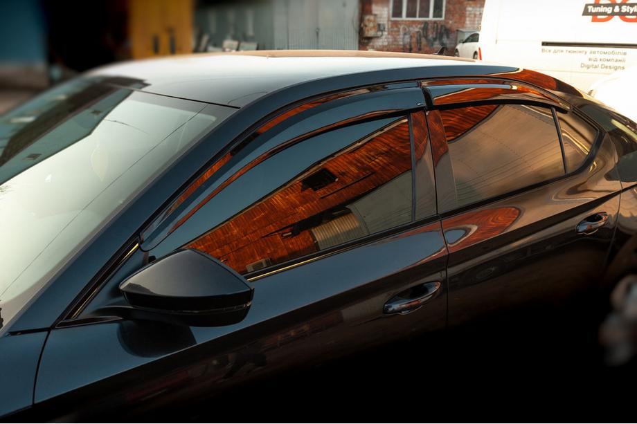 Skoda Superb 2015–2024 Deflektorji oken SD (4 kos, Sunplex Sport) Fotografija 1