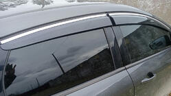 Ford Focus III 2011–2017 Vetrniki za okna s kromiranim letvenim okrasnim trakom HB/Sedan (4 kosi, Sunplex Chrome) fotografija 1