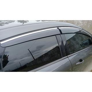 Vetrniki za okna s kromiranim letvenim okrasnim trakom HB/Sedan (4 kosi, Sunplex Chrome) Ford Focus III 2011–2017 fotografija 1