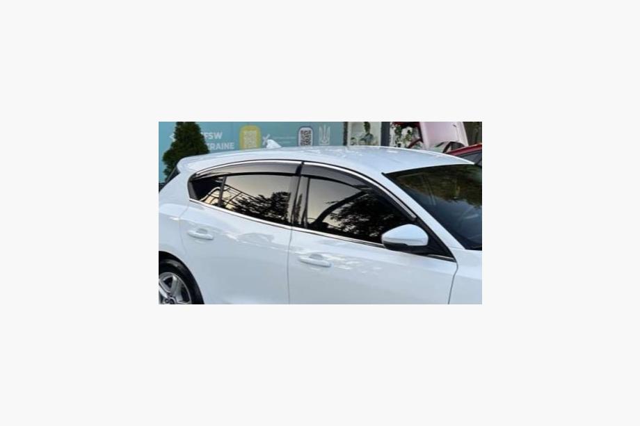 Ford Focus IV 2018– Vetrni deflektorji oken s kromirano letvico HB/SD (4 kos, Sunplex Chrome) Fotografija 2