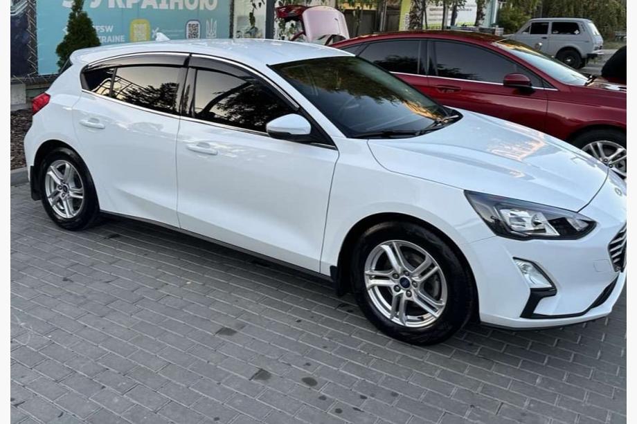 Ford Focus IV 2018– Vetrni deflektorji oken s kromirano letvico HB/SD (4 kos, Sunplex Chrome) Fotografija 1