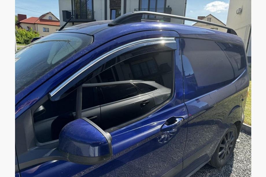 Ford Courier 2014–2023 Vetrni deflektorji za okna s kromirano okrasno letvijo (4 kosi, Sunplex Chrome) Image