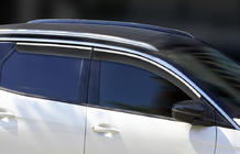 Peugeot 3008 2016–2023 Vetrni deflektorji za okna s kromirano okrasno letvijo (4 kosi, Sunplex Chrome) fotografija 2