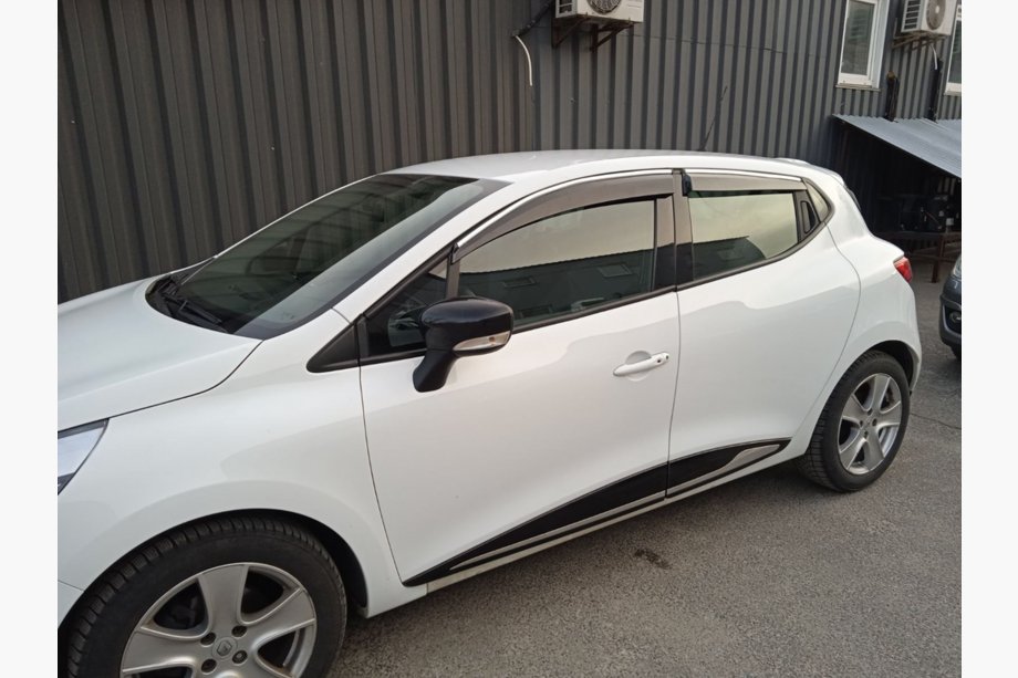 Renault Clio V 2019– Vetrni deflektorji za okna s kromirano okrasno letvijo (4 kosi, Sunplex Chrome) Image