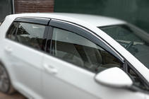 Volkswagen Golf 7/E-Golf 2012–2020 Vetrni deflektorji za okna s kromiranim robom HB (4 kos, Sunplex Chrome) fotografija 2