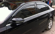 Volkswagen Jetta 2011–2018 Vetrni deflektorji za okna s kromirano okrasno letvijo (4 kosi, Sunplex Chrome) fotografija 2