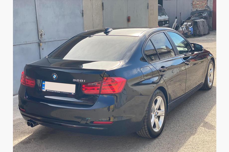 BMW serija 3 F30/F31 2012–2019 Lip spojler (Sunplex, črn) Image