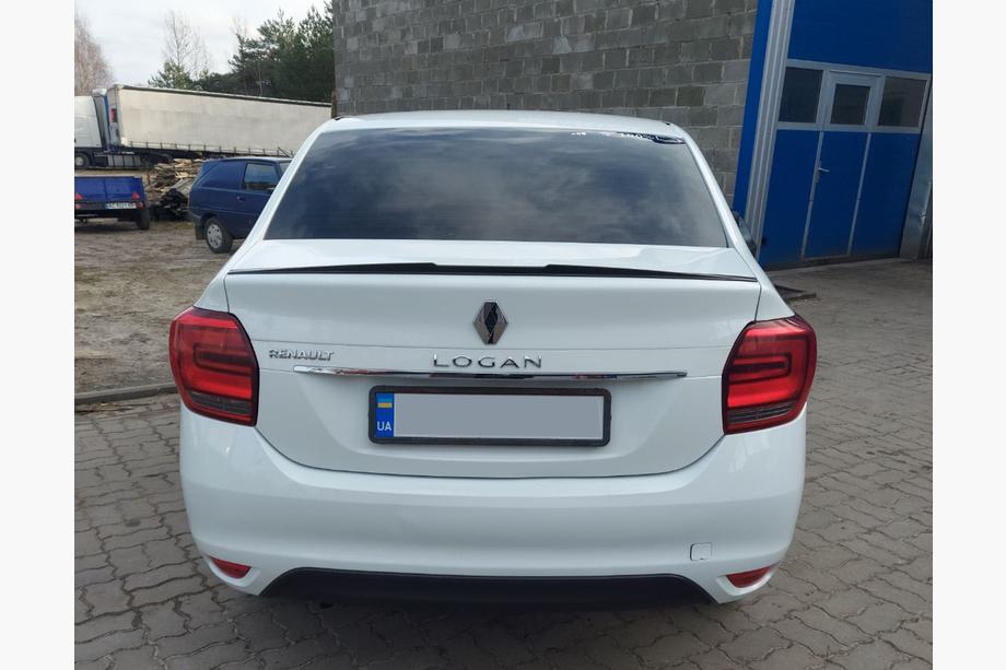 Renault Logan II 2013–2022 Lip spojler (Sunplex, črn) (118,5 cm x 5,5 cm) Fotografija 1