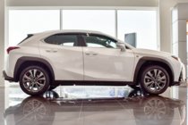 Lexus UX 2018– Vetrni deflektorji oken s kromiranim okrasnim trakom (4 kosi, HIC) fotografija 2