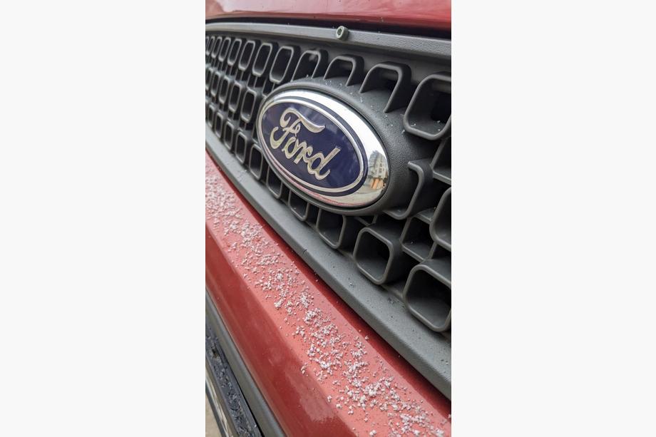 Ford Fusion 2002–2012 Sprednji emblem (pritrditev s sponkami) Image