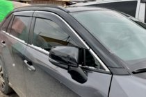 Toyota Rav 4 2019–2025 Vetrni deflektorji oken s kromiranim okrasnim trakom (4 kosi, HIC) fotografija 1