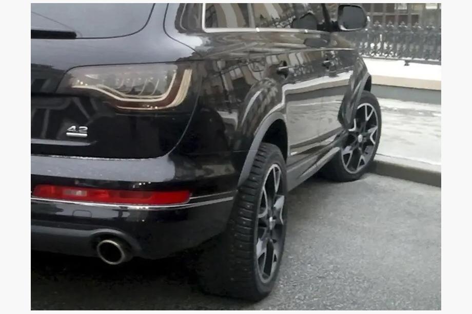 Audi Q7 2005–2015 Ozki razširitveni nastavki blatnikov S-Line Image