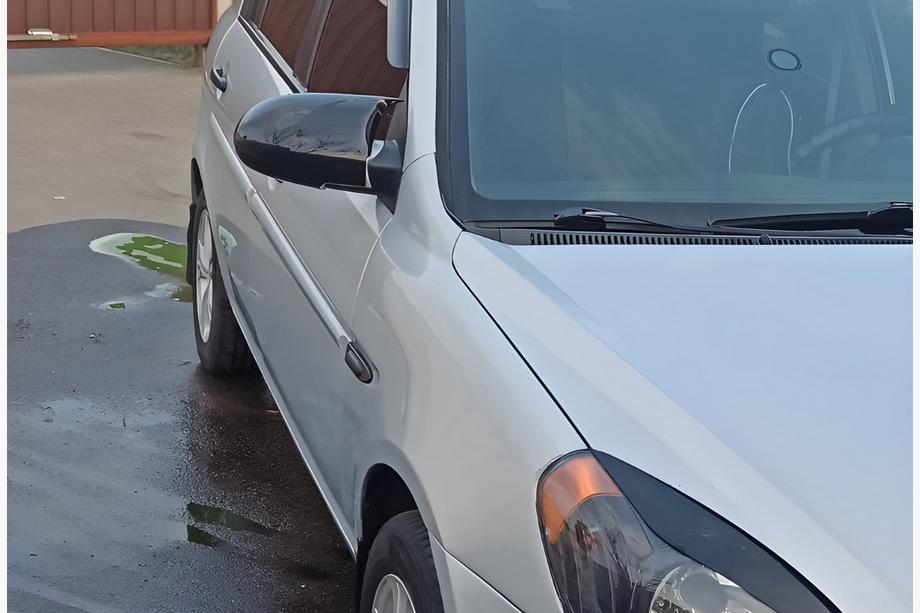 Hyundai Accent 2006–2010 Pokrovi ogledal BMW-Style (2 kos) Fotografija 2