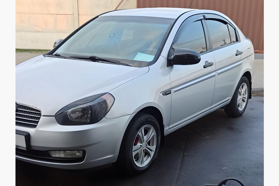 Hyundai Accent 2006–2010 Pokrovi ogledal BMW-Style (2 kos) Fotografija 1