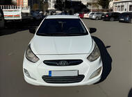 Hyundai Accent 2011–2017 Pokrovi ogledal brez izreza za smernik BMW-style (2 kos) fotografija 7