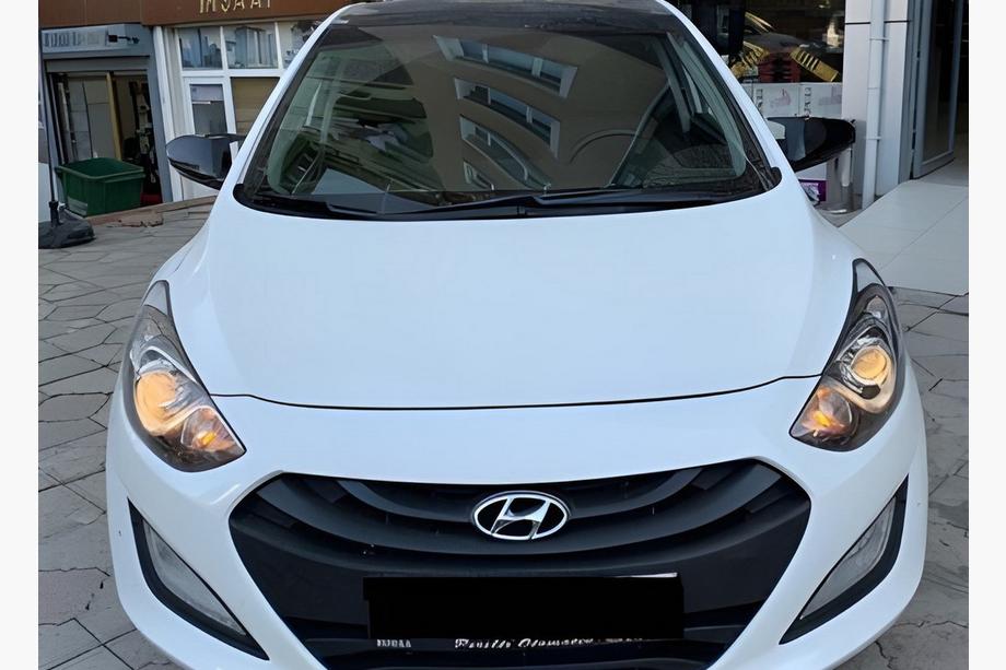 Hyundai Accent 2011–2017 Pokrovi ogledal brez izreza za smernik BMW-style (2 kos) Image