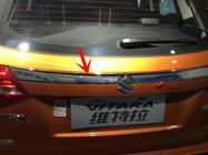 Suzuki Vitara 2015– Kromirana letvica nad registrsko tablico Libao (ABS) fotografija 1
