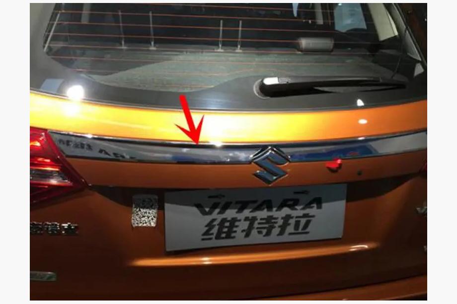 Suzuki Vitara 2015– Kromirana letvica nad registrsko tablico Libao (ABS) Image