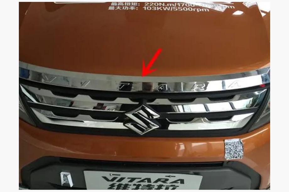 Suzuki Vitara 2015– Kromirana letev za pokrov motorja Libao (ABS) Image