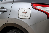 Nissan Qashqai 2014–2021 Okrasna obloga lopute za gorivo Libao (plastika) fotografija 1