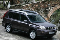 Nissan X-trail T31 2007–2014 Strešne vzdolžne letve – originalni dizajn (z lučmi) fotografija 3