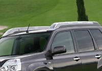 Nissan X-trail T31 2007–2014 Strešne vzdolžne letve – originalni dizajn (z lučmi) fotografija 1