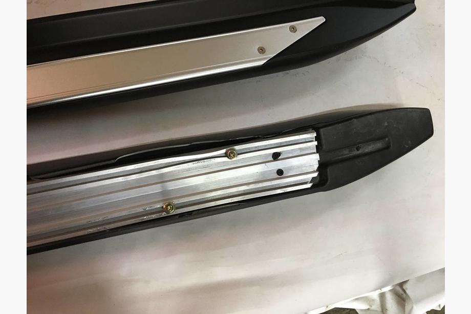 Subaru Forester 2008–2013 ZNIŽANO! OEM stranske stopnice 2010-2013 Image
