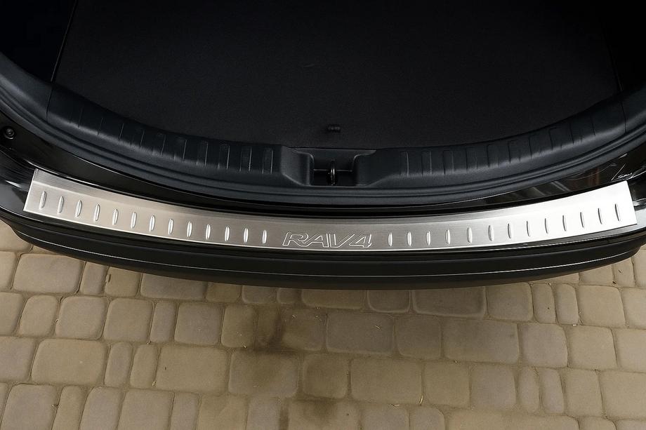 Toyota Rav 4 2013–2018 Nerjaveča zaščitna letev za zadnji odbijač Libao (2013-2016) Fotografija 1