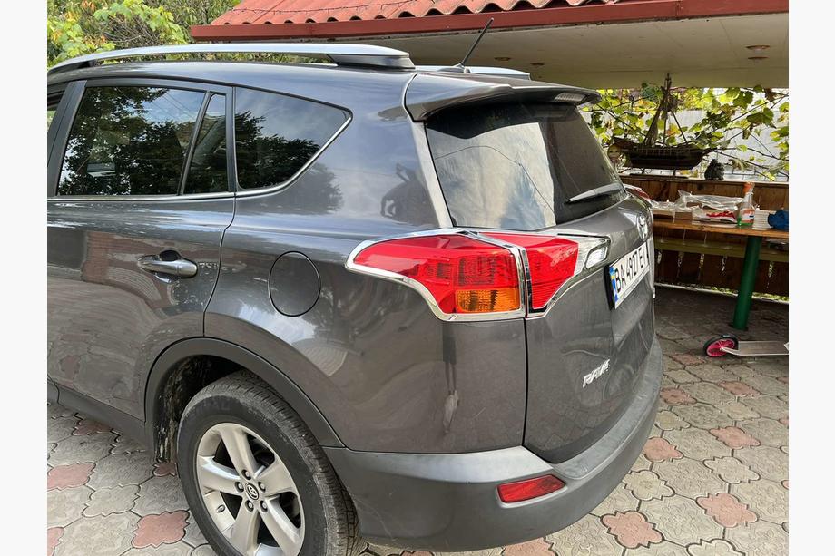 Toyota Rav 4 2013–2018 Kromirani pokrovi zadnjih luči Libao V2 2013-2016 (2 kosa, plastika) Fotografija 2