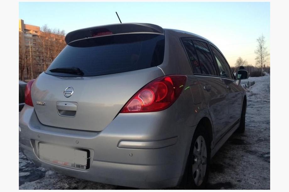 Nissan Tiida 2004–2011 Spojler za kombilimuzino (HB) Image