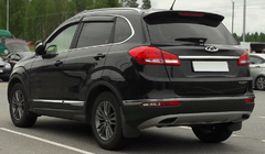 Chery Tiggo 5 2013– Libao okrasna letvica nad registrsko tablico (nerjavno jeklo) fotografija 1