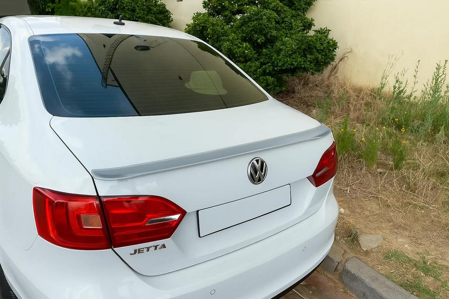 Volkswagen Jetta 2006–2011 Libao spojler (ABS plastika) Image