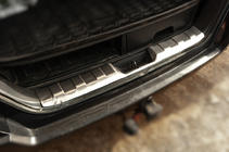 Nissan X-trail T31 2007–2014 Nerjaveča zaščitna letev zadnjega praga 2007-2010 fotografija 2