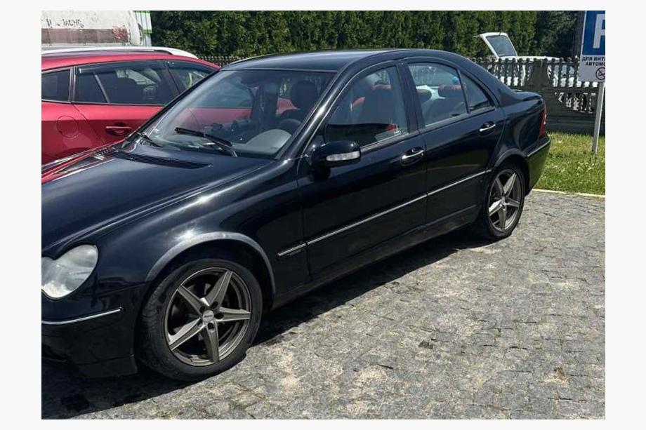 Mercedes razred C W203 2000–2007 Razširitve blatnikov SD (komplet 4 kosi, črne, ABS plastika) Fotografija 1