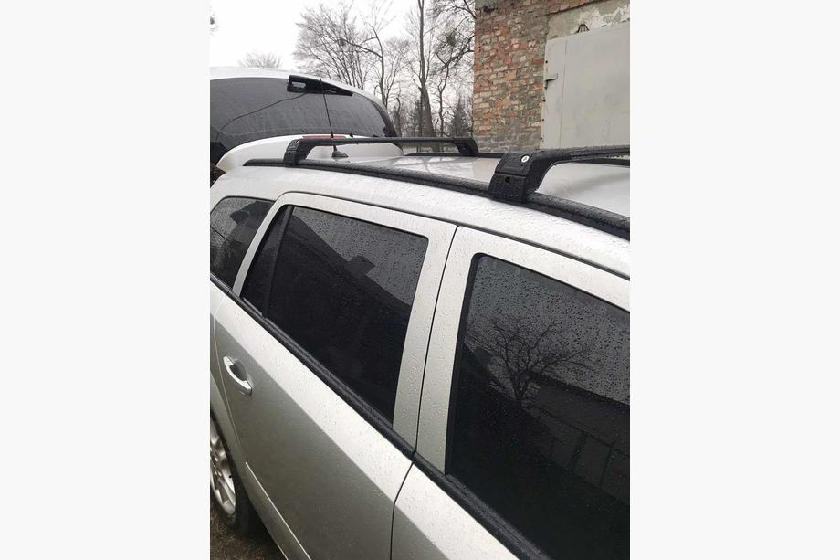 Opel Astra H 2004–2013 Prečke za integrirane strešne nosilce, zaklepanje na ključ Skybar V2 (2 kosa) Fotografija 3