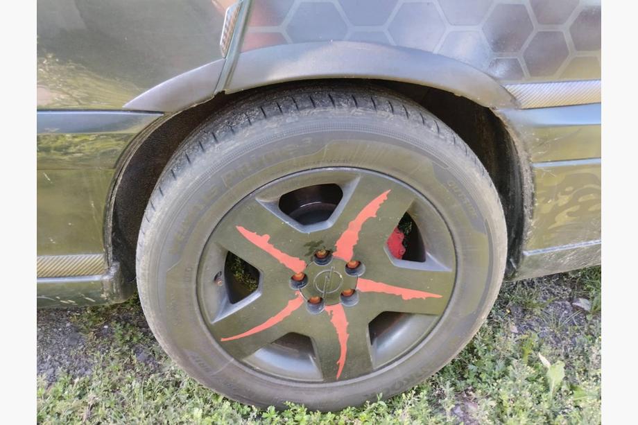 Opel Omega B 1994–2003 Obrobe kolotek (4 kosi, črne, ABS plastika) Image