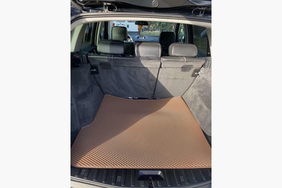 BMW X3 E83 2003–2010 Prtljažna preproga (EVA, opečnata) Image