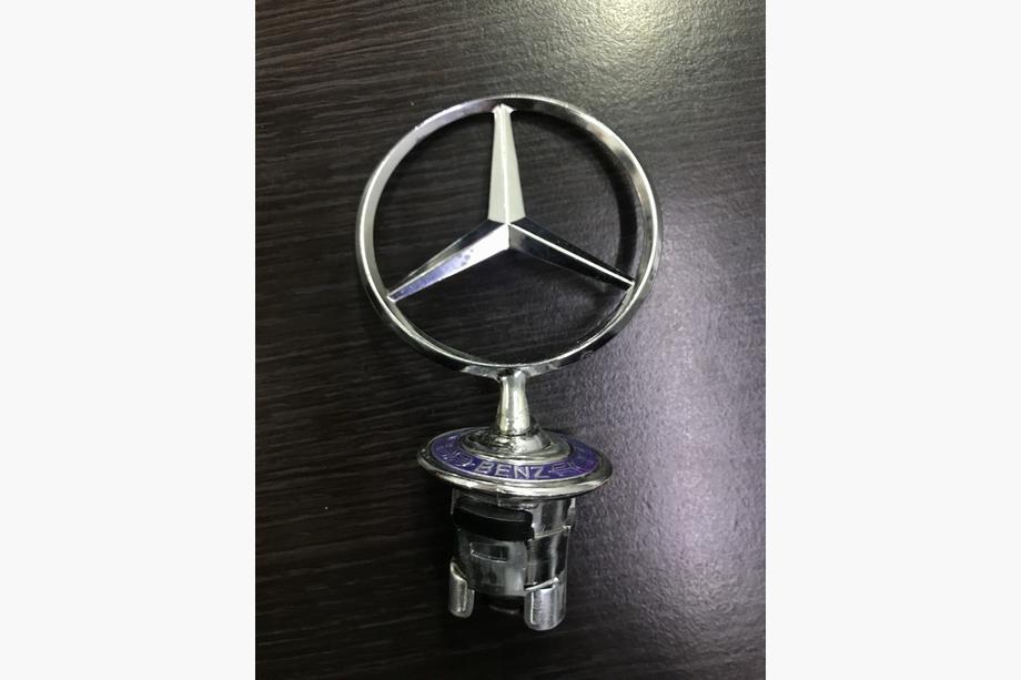 Mercedes razred S W140 1991–1998 ZNIŽANO! Emblem nišana (z napisom) Image