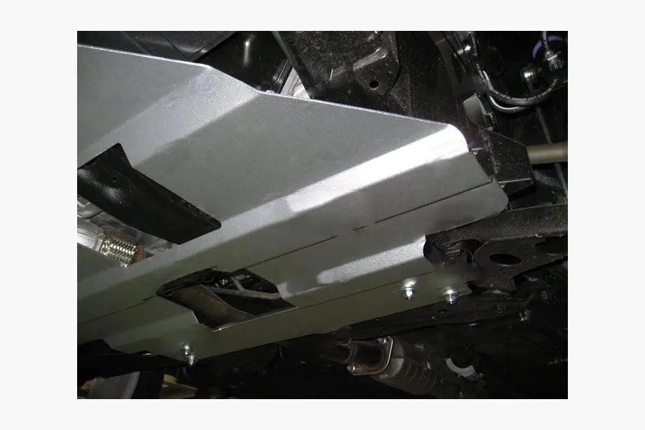 Mitsubishi Outlander 2006–2012 Zaščita karterja (kovinska) Fotografija 1